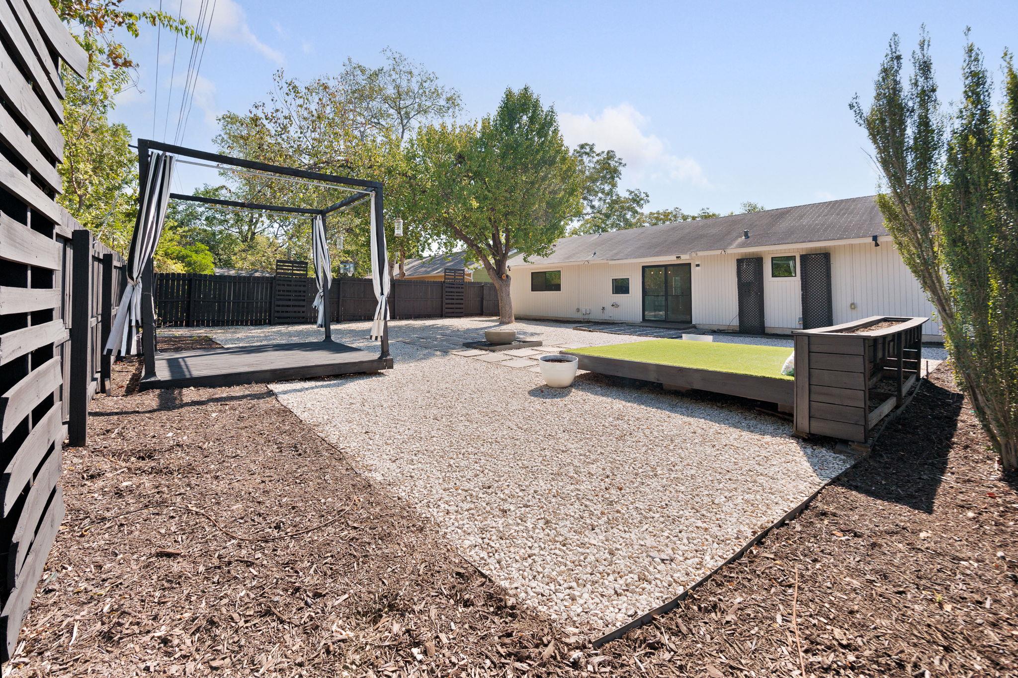 5261 Meadow Creek Dr, Austin, TX 78745