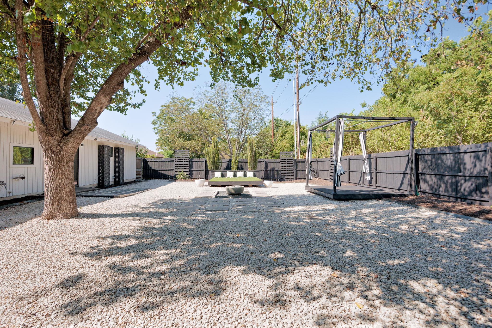 5261 Meadow Creek Dr, Austin, TX 78745