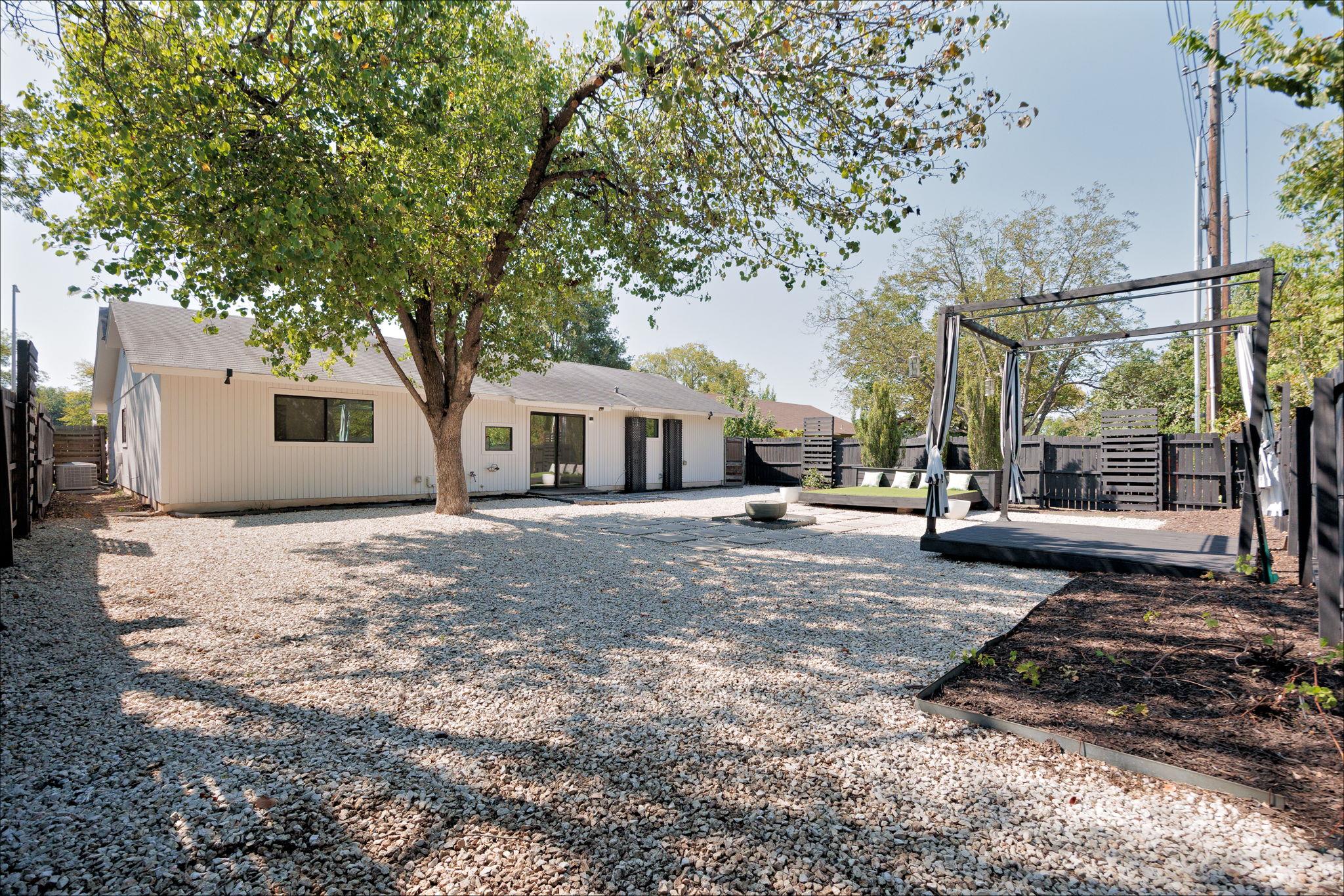 5261 Meadow Creek Dr, Austin, TX 78745