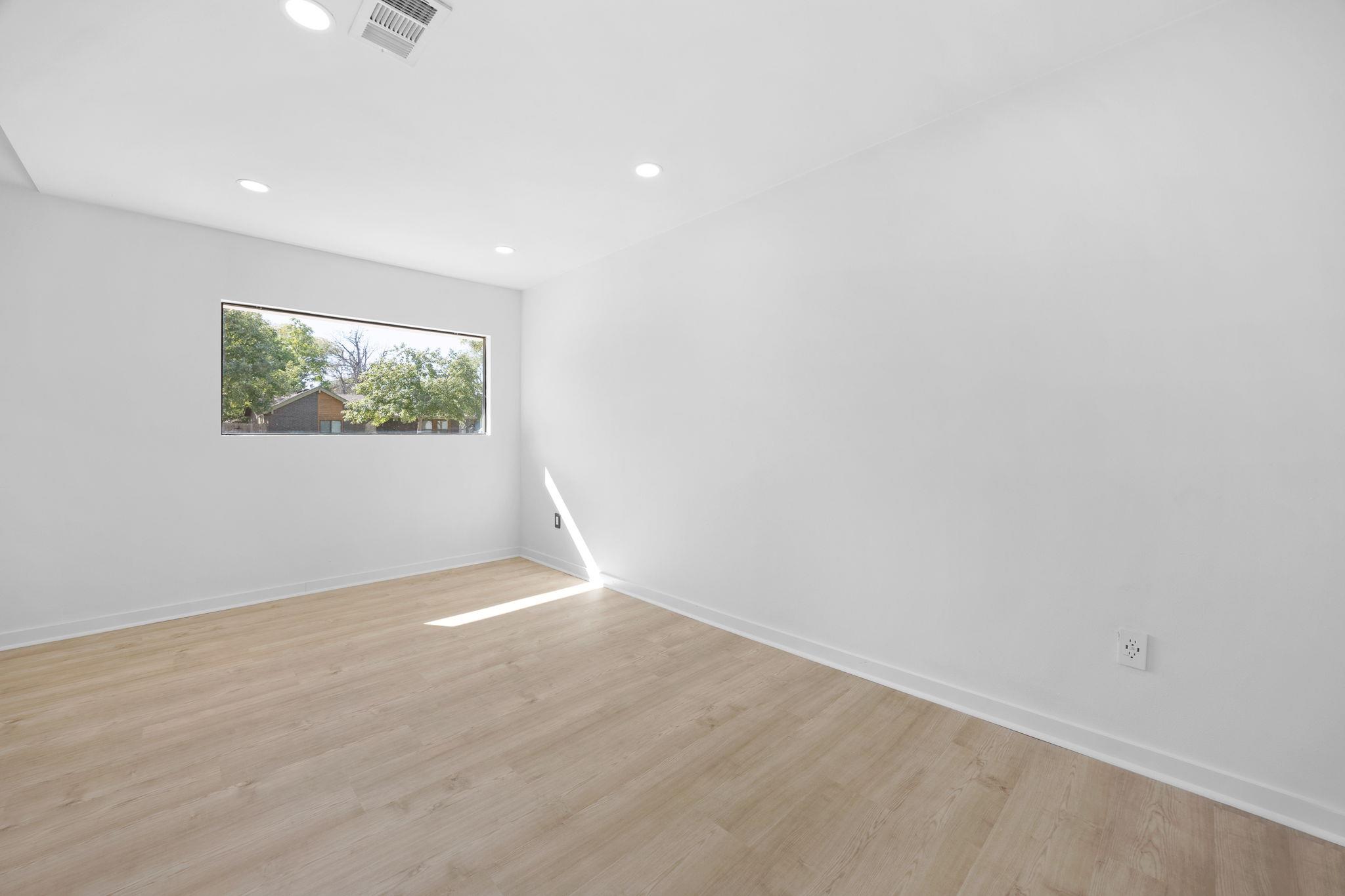 5261 Meadow Creek Dr, Austin, TX 78745