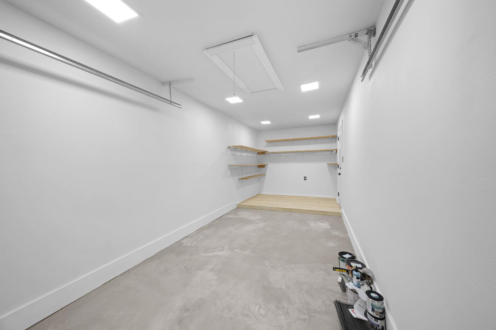 5261 Meadow Creek Dr, Austin, TX 78745