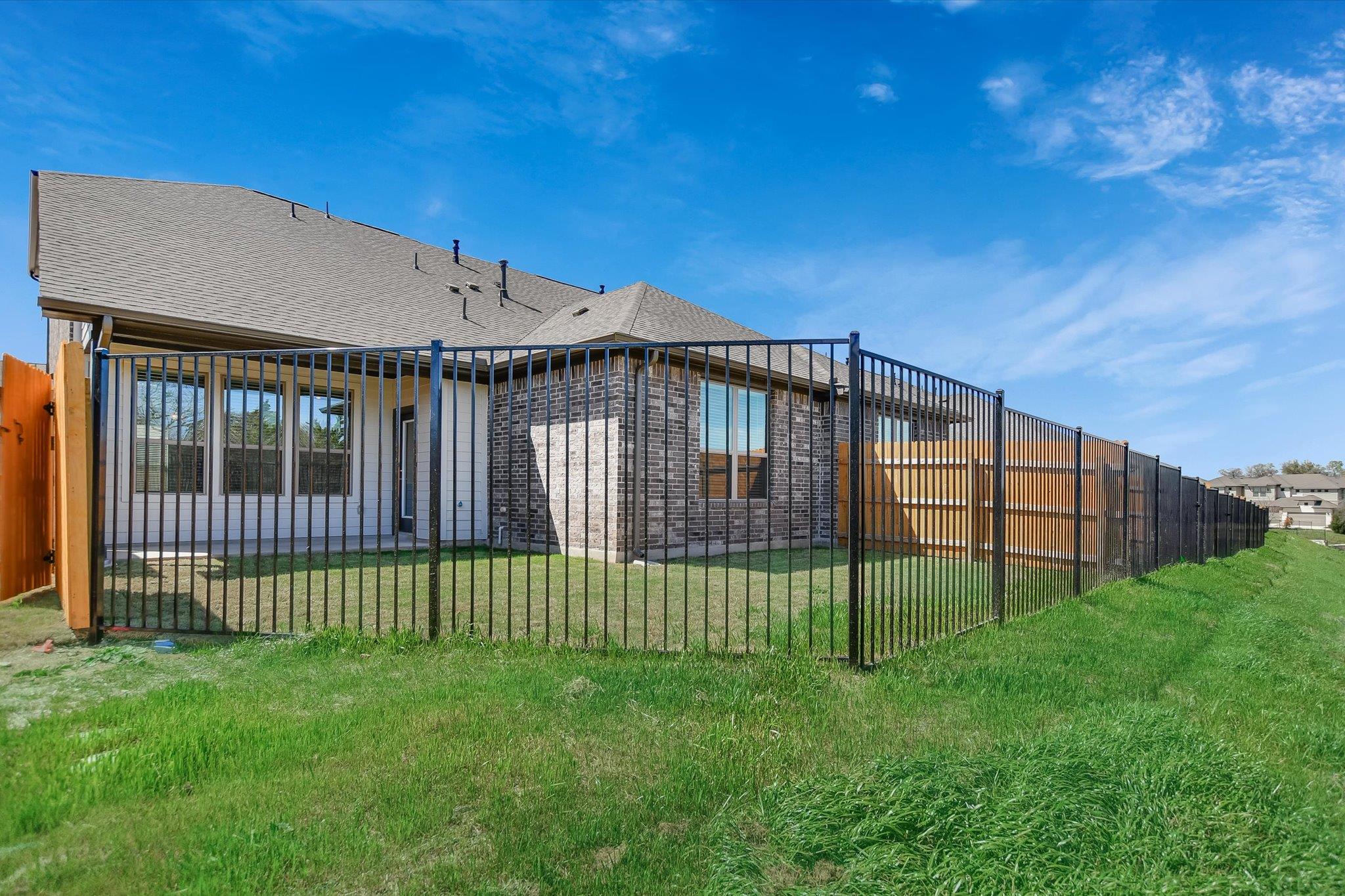 2500 Forest Creek Dr # 2004, Round Rock, TX 78665