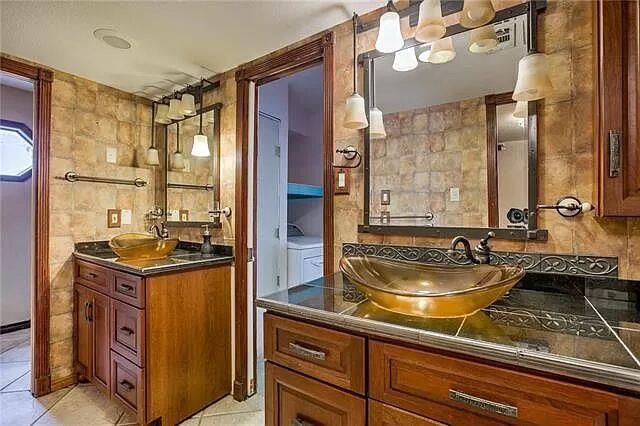 7801 Coldstream Dr, Austin, TX 78748