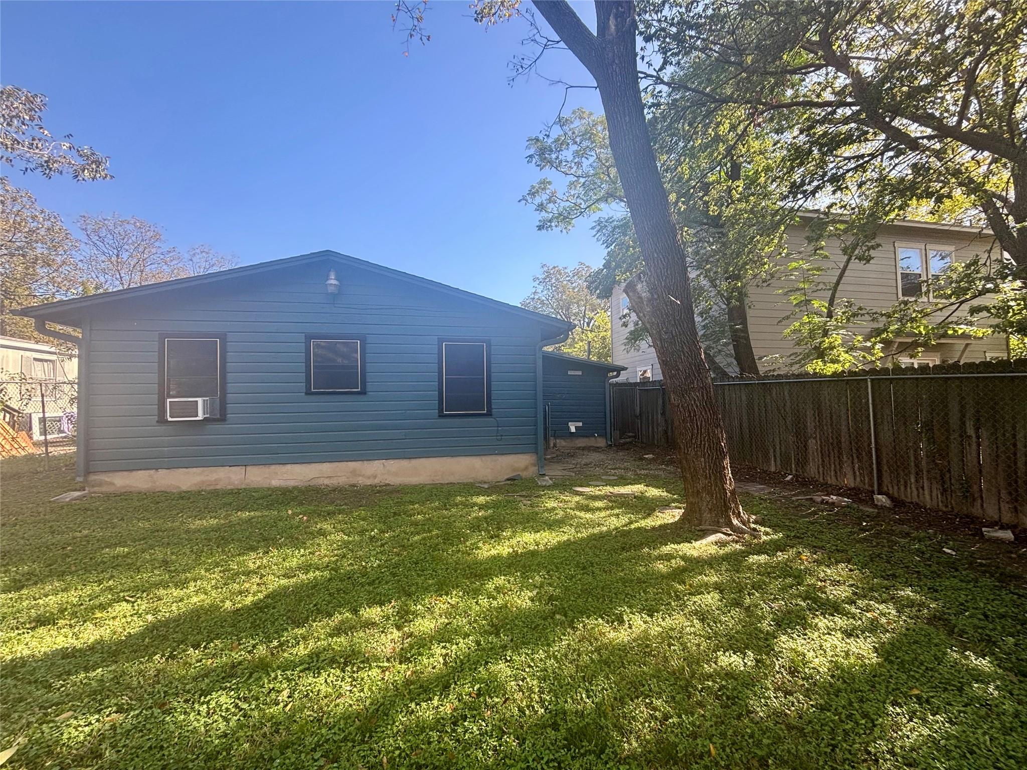 1606 Singleton Ave, Austin, TX 78702