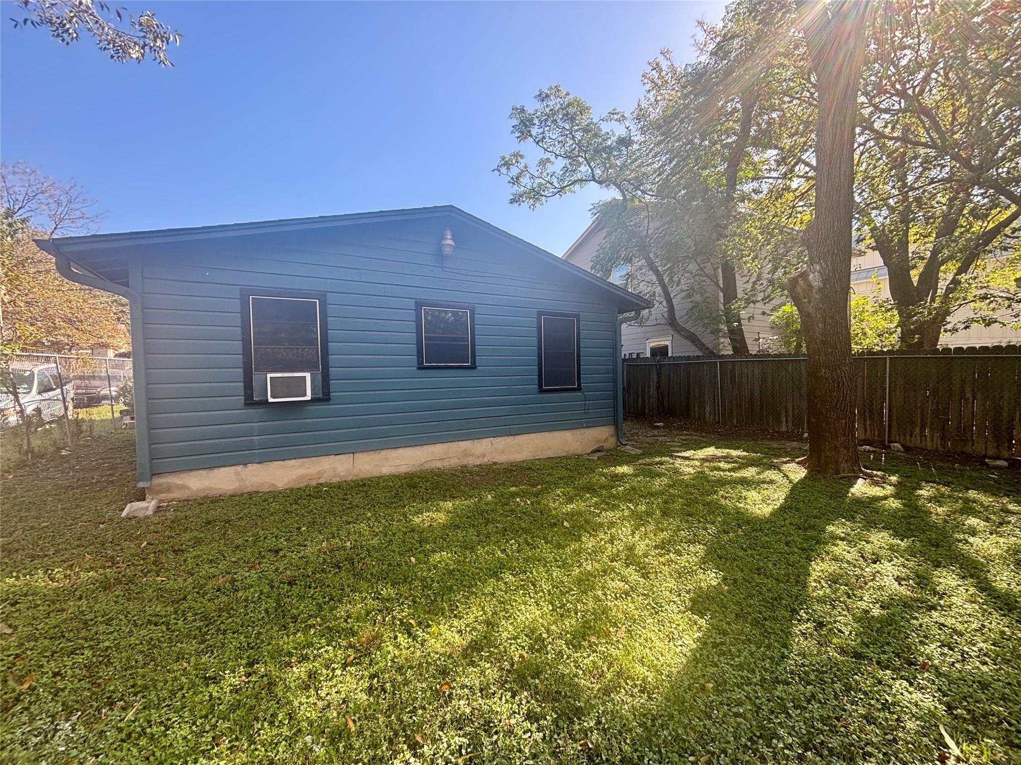 1606 Singleton Ave, Austin, TX 78702