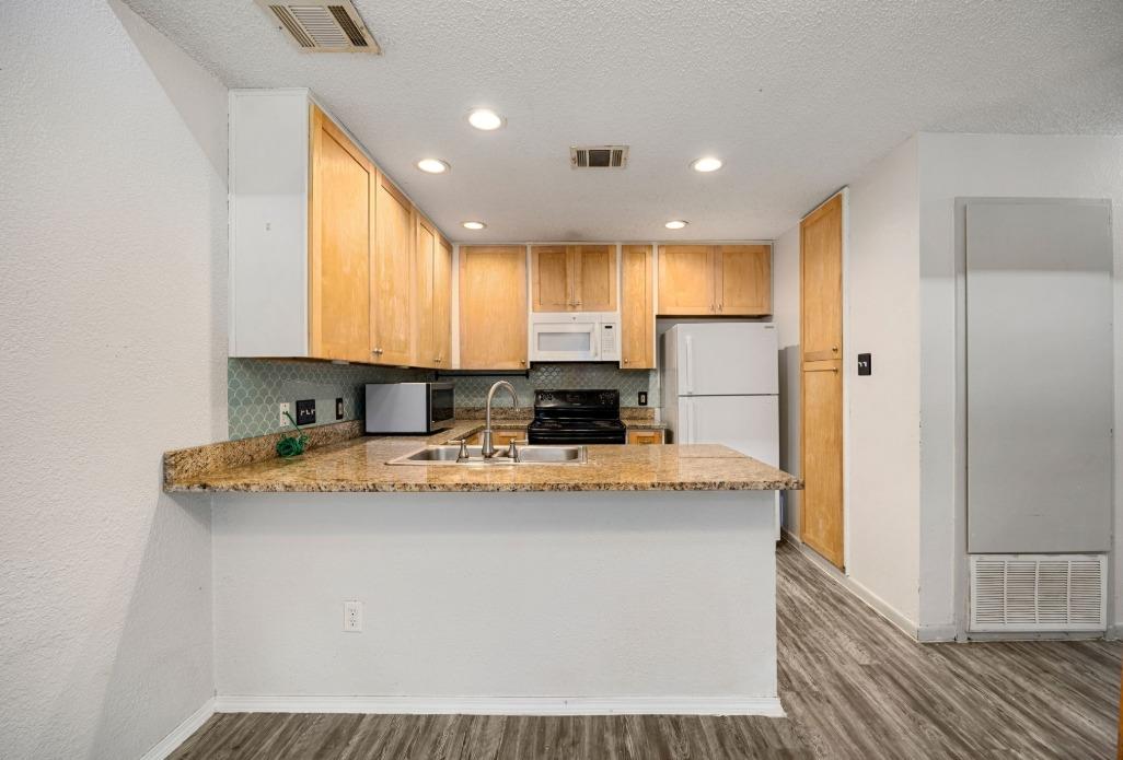 1748 Ohlen Rd # 42, Austin, TX 78757