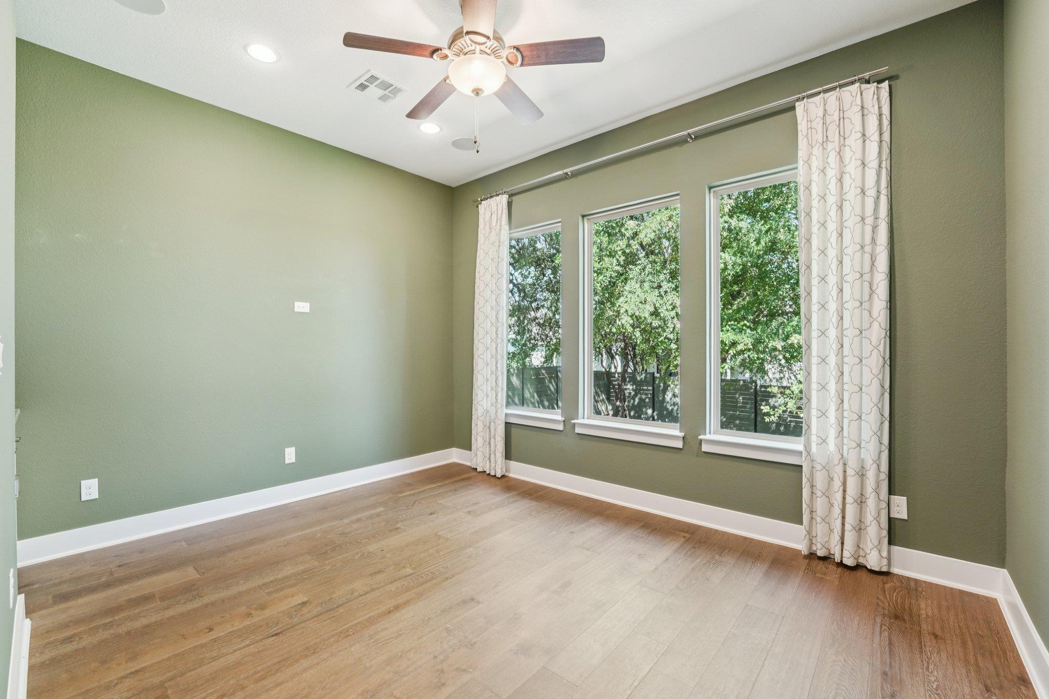 100 Barefoot Park Ln, Georgetown, TX 78628