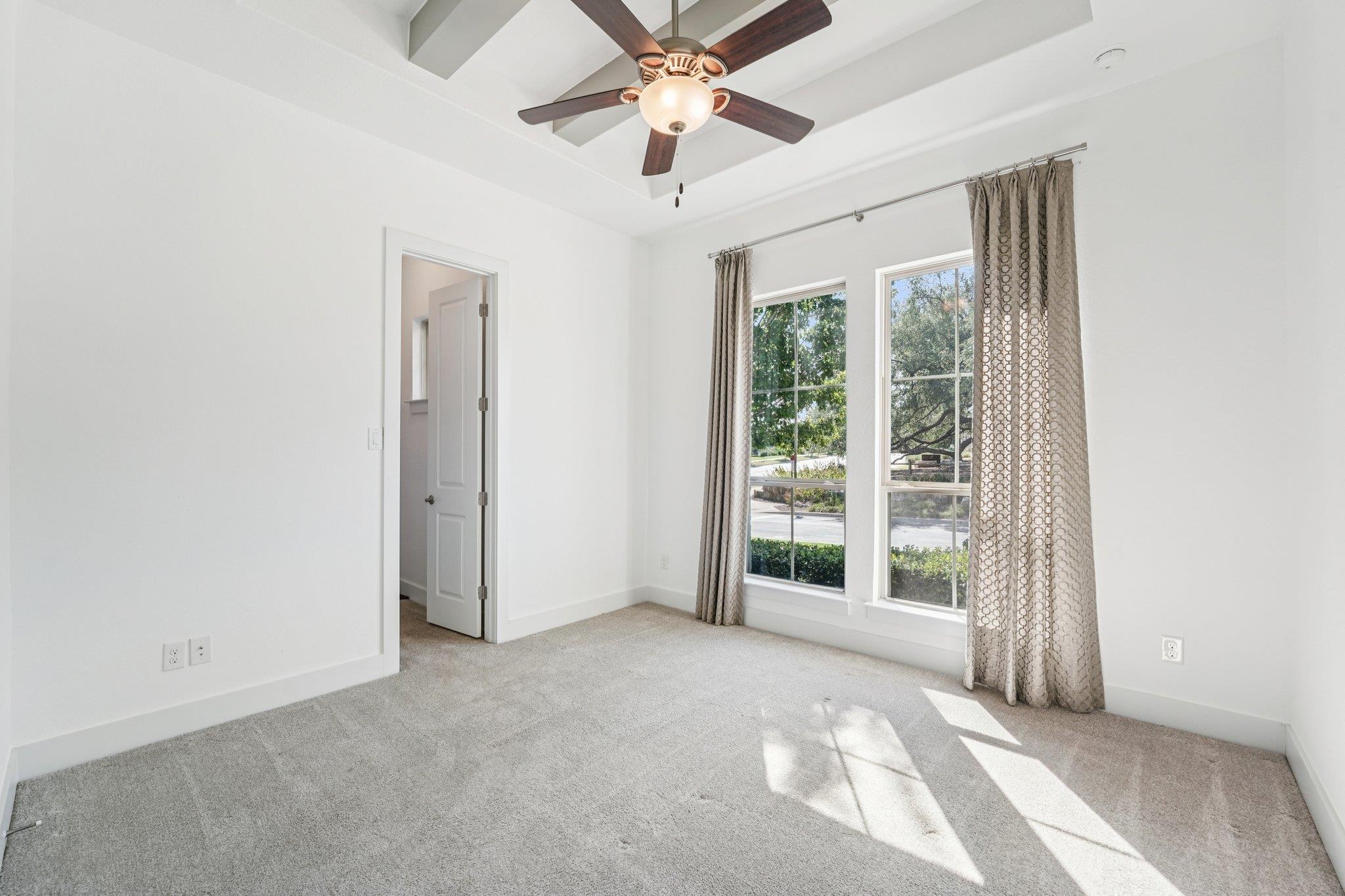 100 Barefoot Park Ln, Georgetown, TX 78628