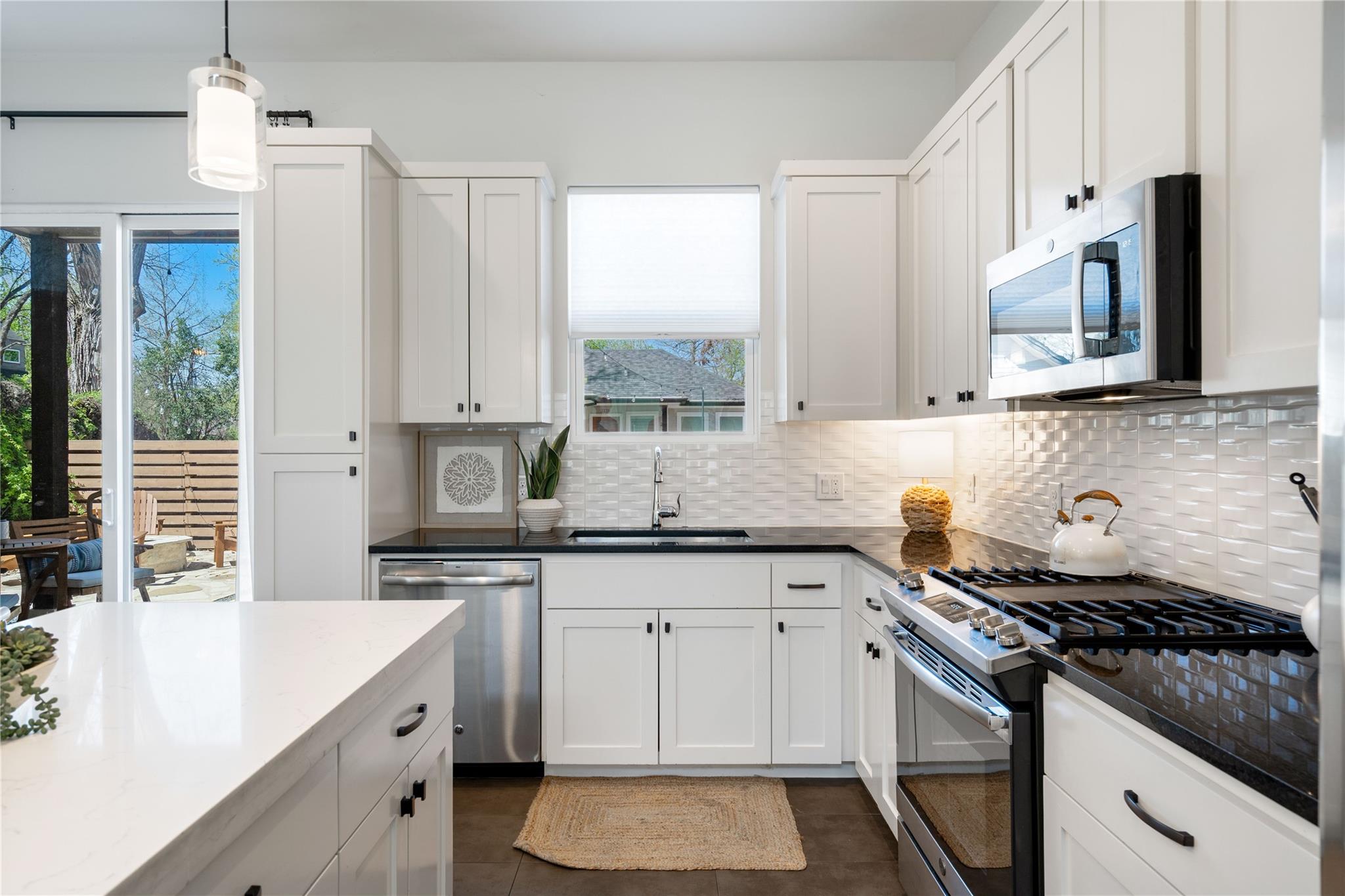 1126 Linden St # 1, Austin, TX 78702