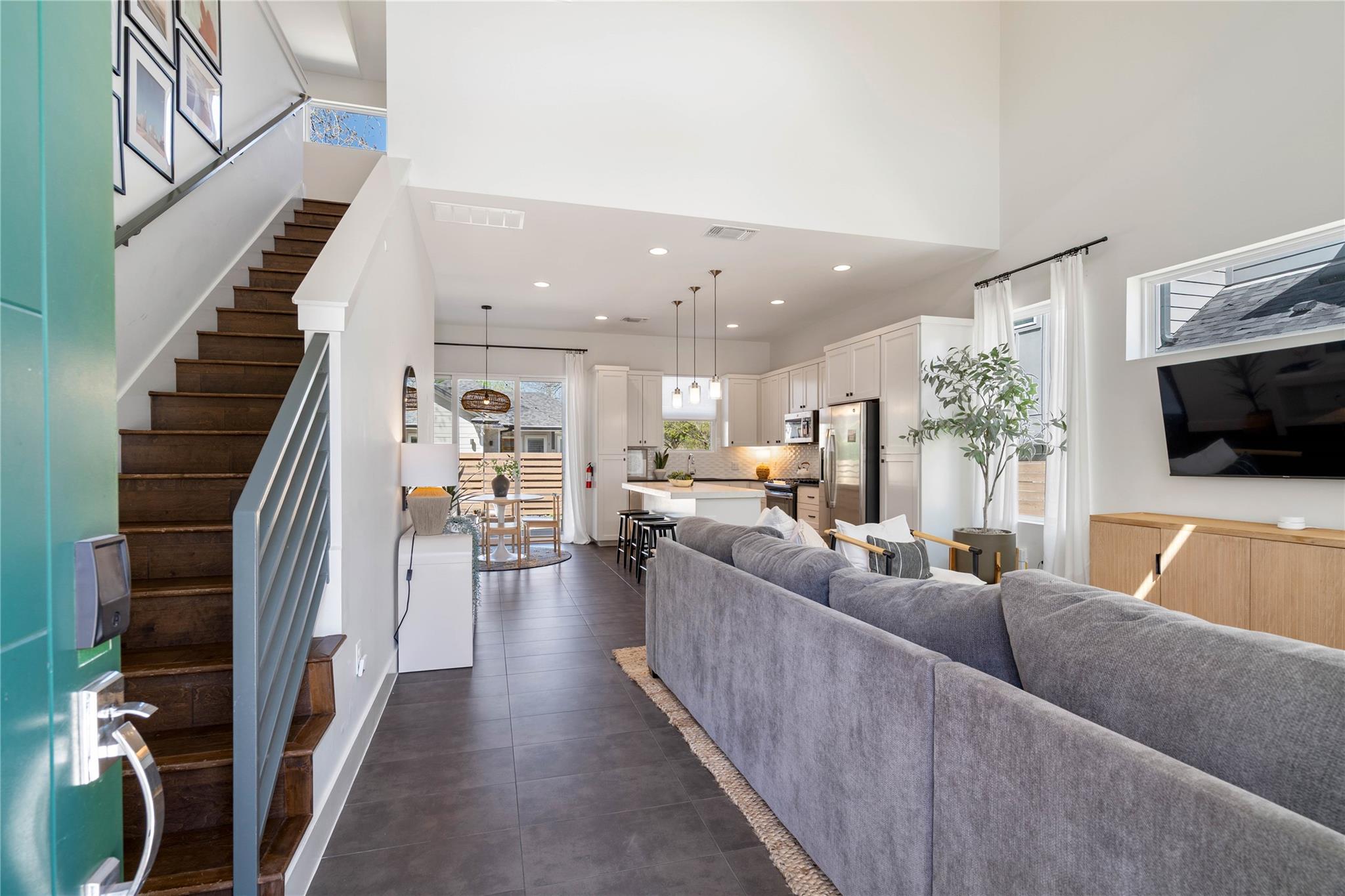 1126 Linden St # 1, Austin, TX 78702