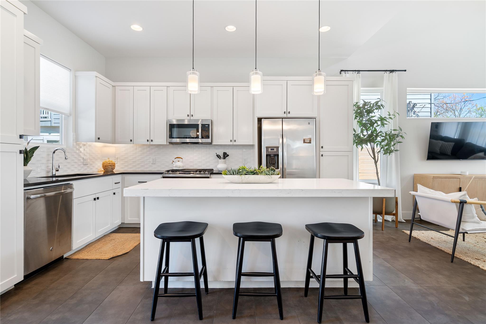 1126 Linden St # 1, Austin, TX 78702