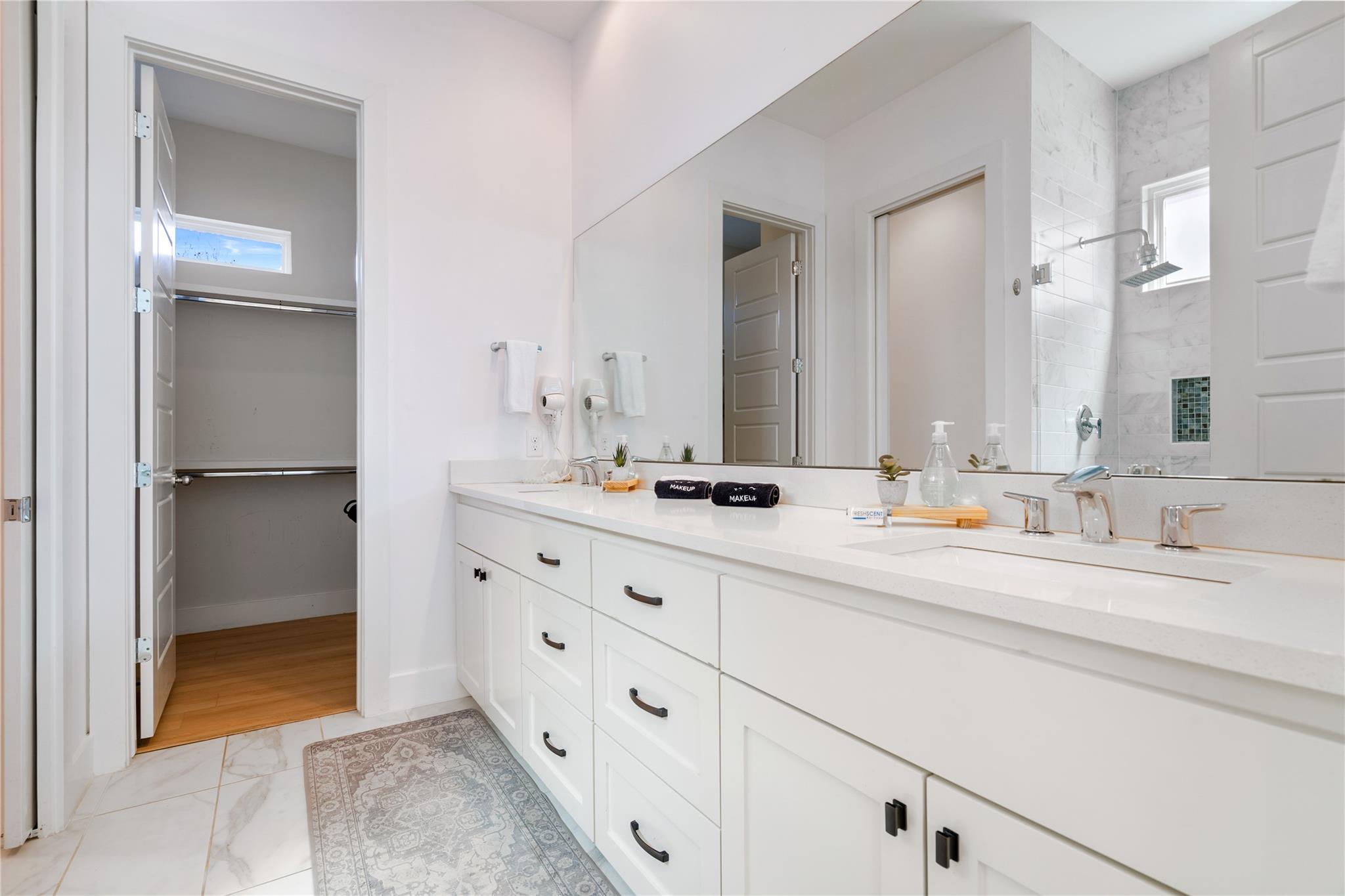 1126 Linden St # 1, Austin, TX 78702