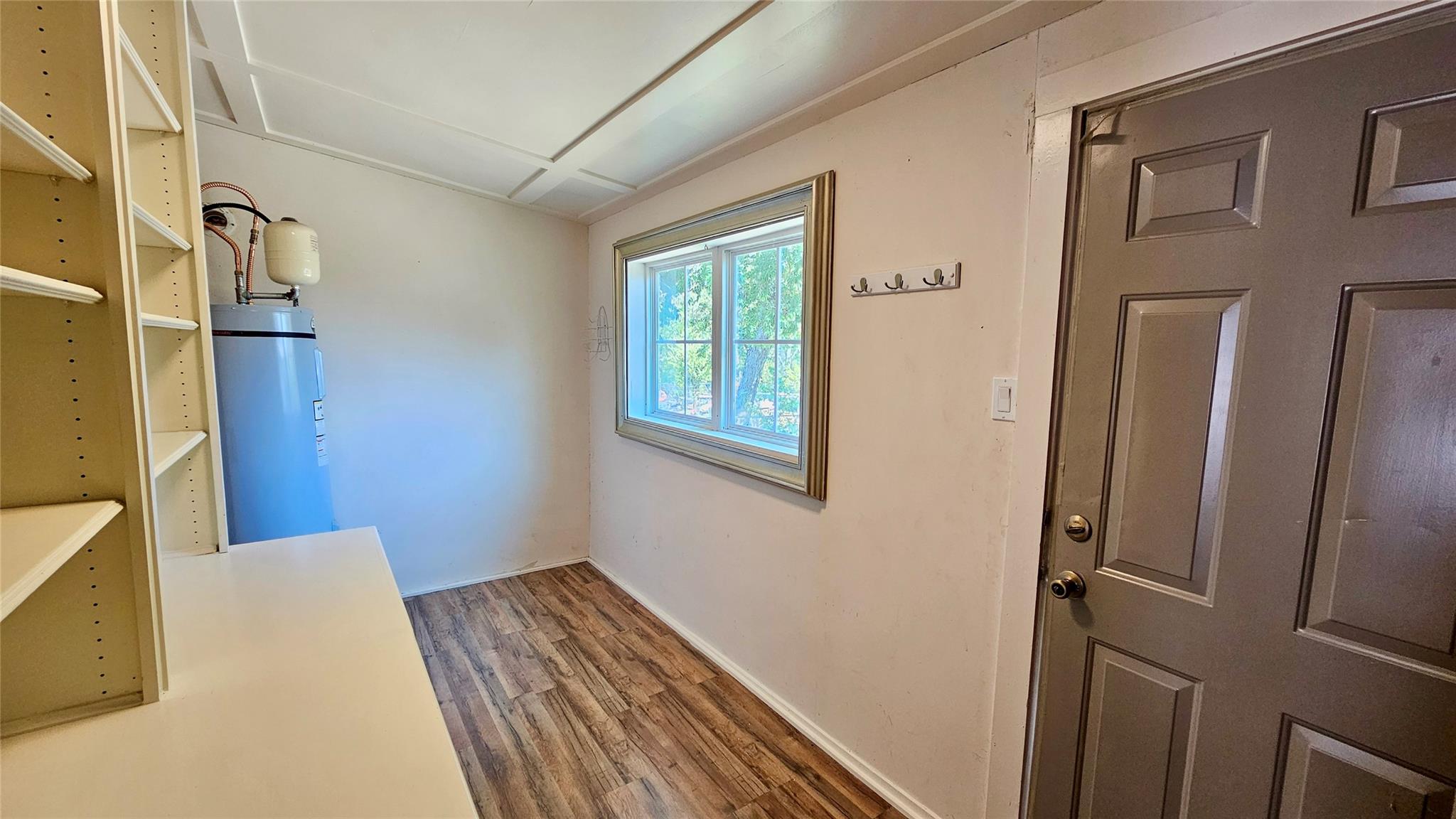 1614 N Lynn St, Taylor, TX 76574