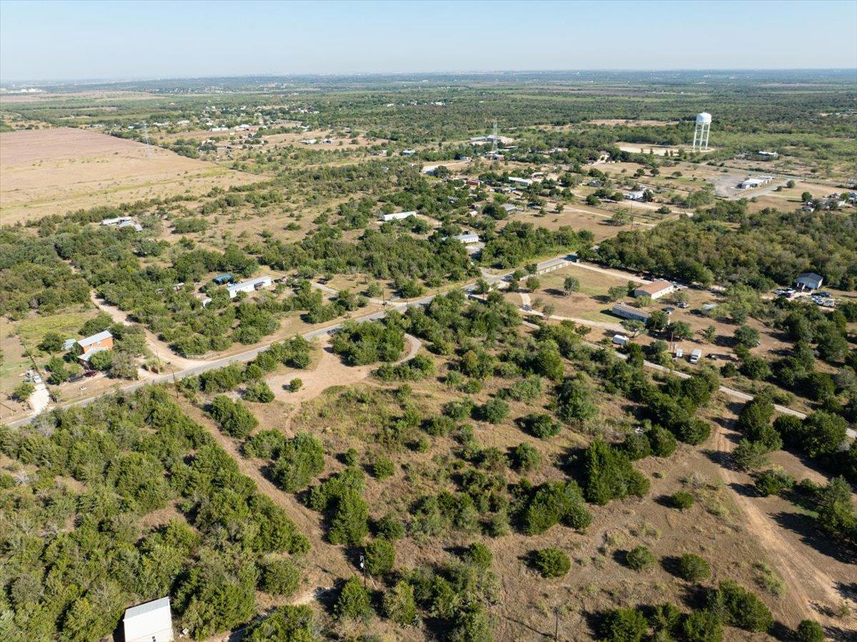 401 Spotted Horse Trl, Dale, TX 78616