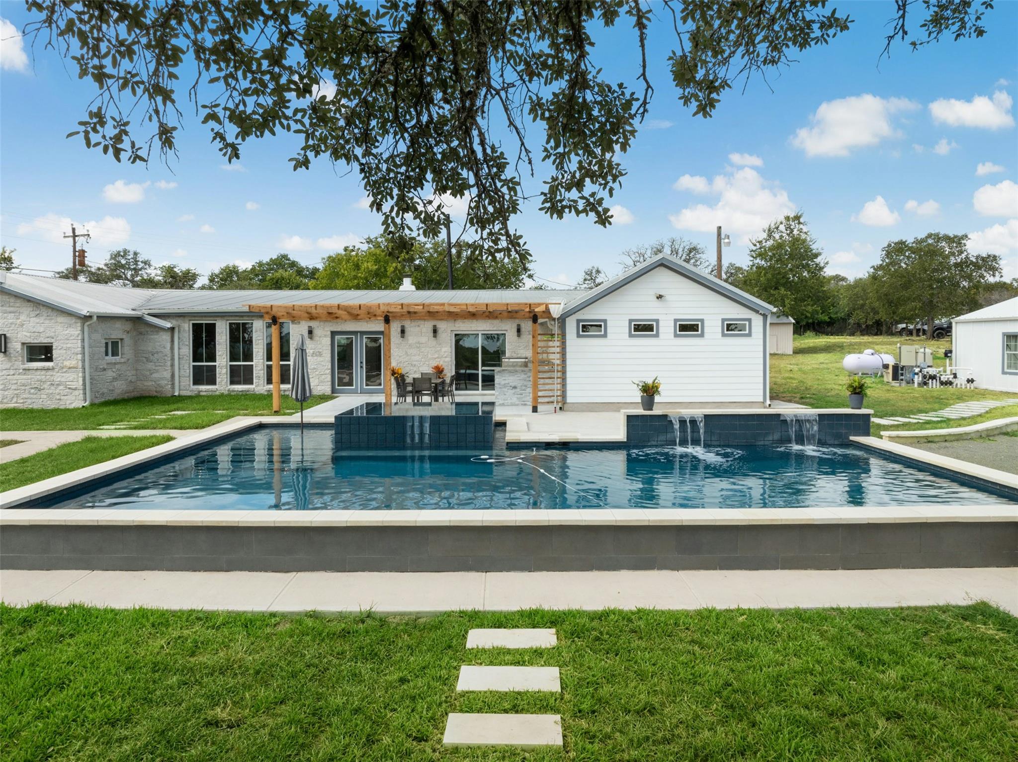 14300 Summit View Dr, Leander, TX 78641