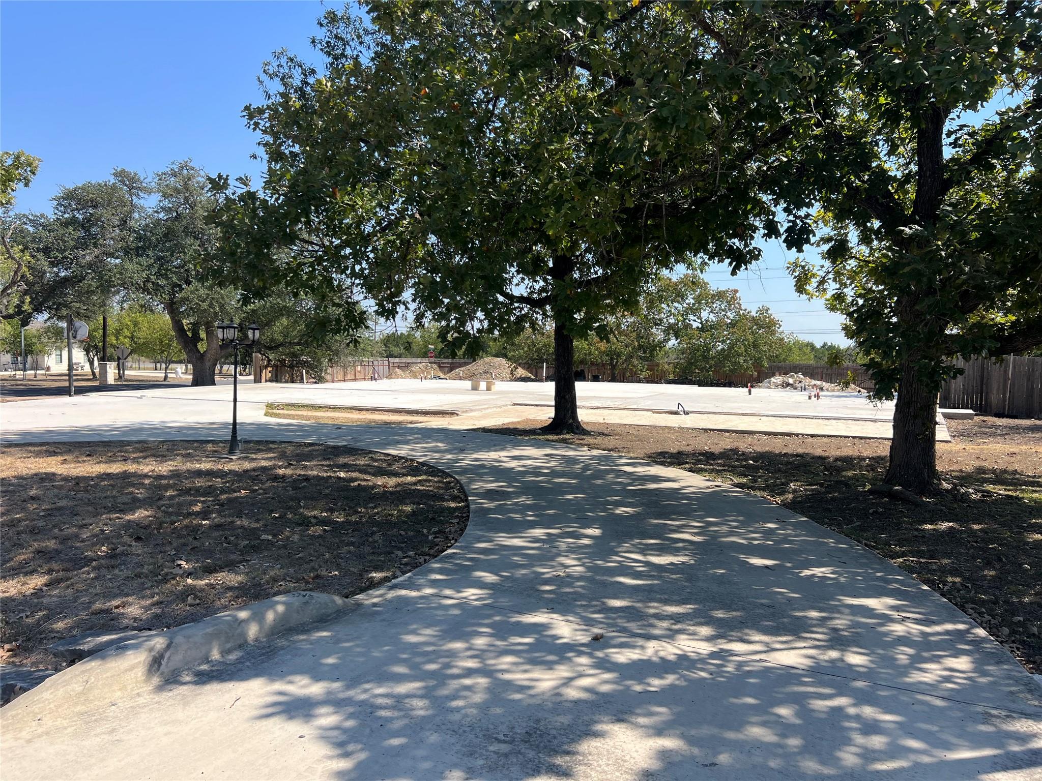 102 Pecan Dr, Mountain City, TX 78610