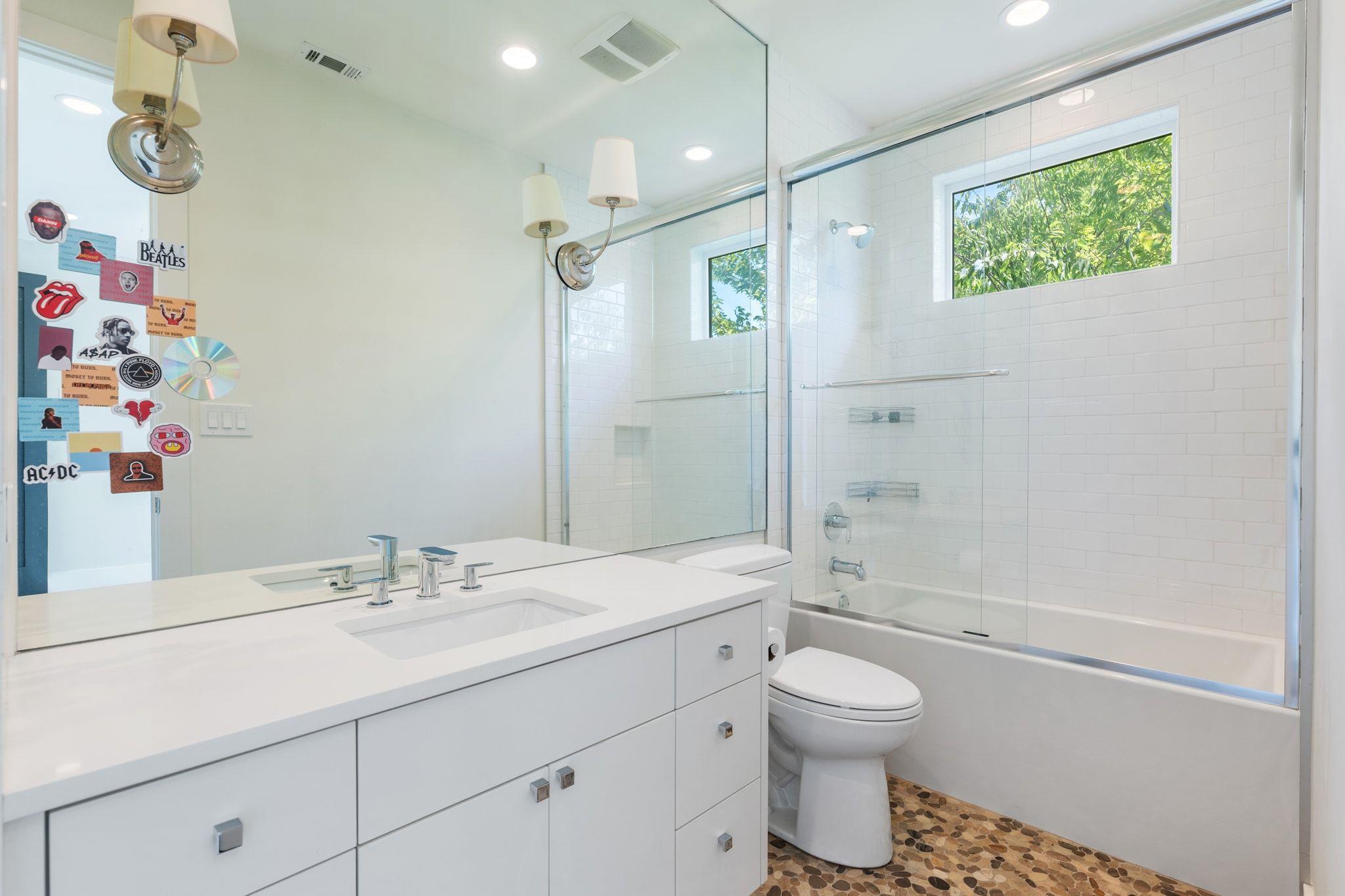 10 Hedge Ln, Austin, TX 78746