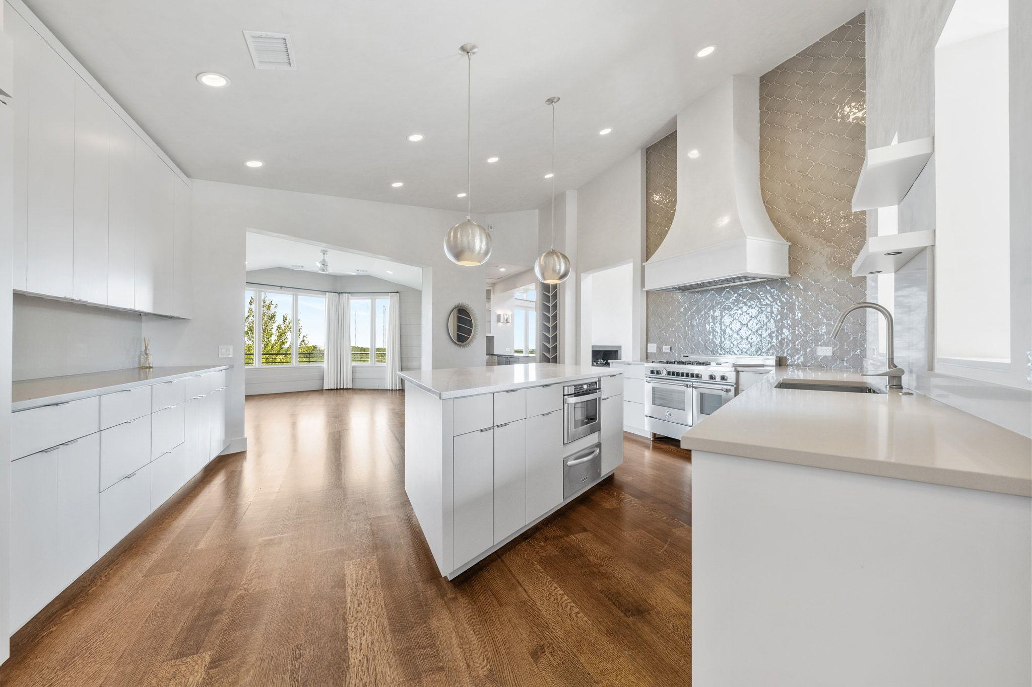 10 Hedge Ln, Austin, TX 78746