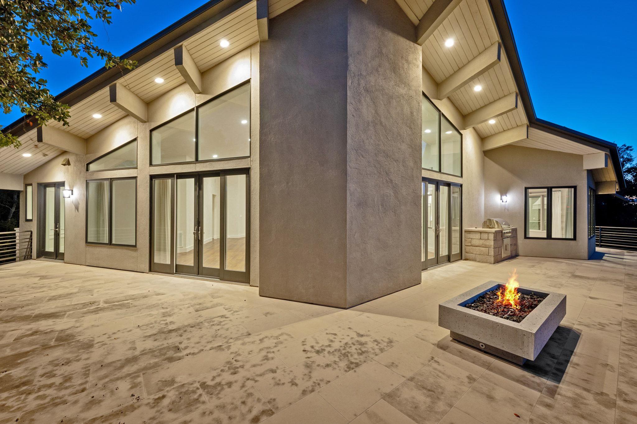 10 Hedge Ln, Austin, TX 78746