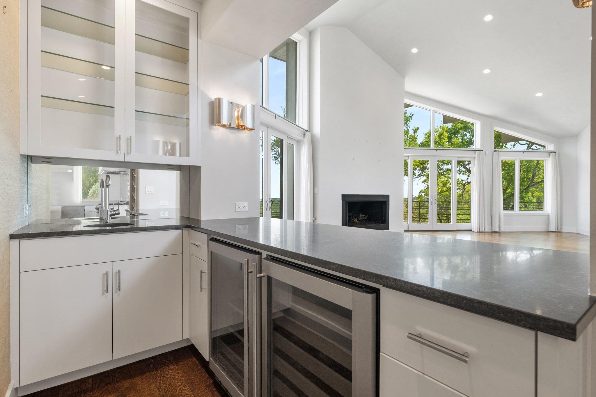 10 Hedge Ln, Austin, TX 78746