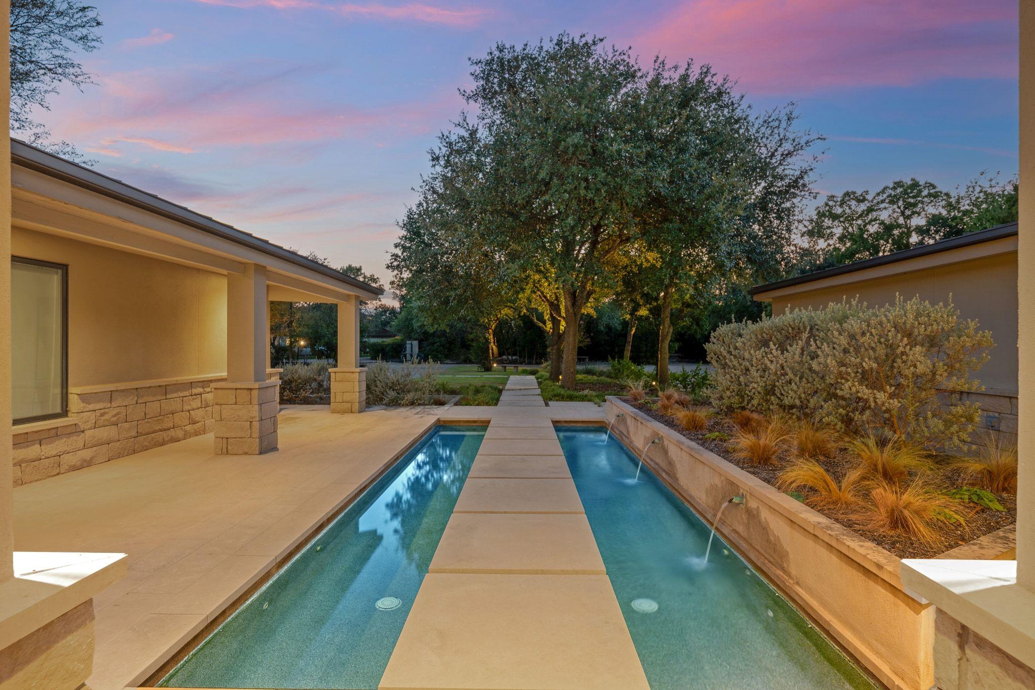 10 Hedge Ln, Austin, TX 78746