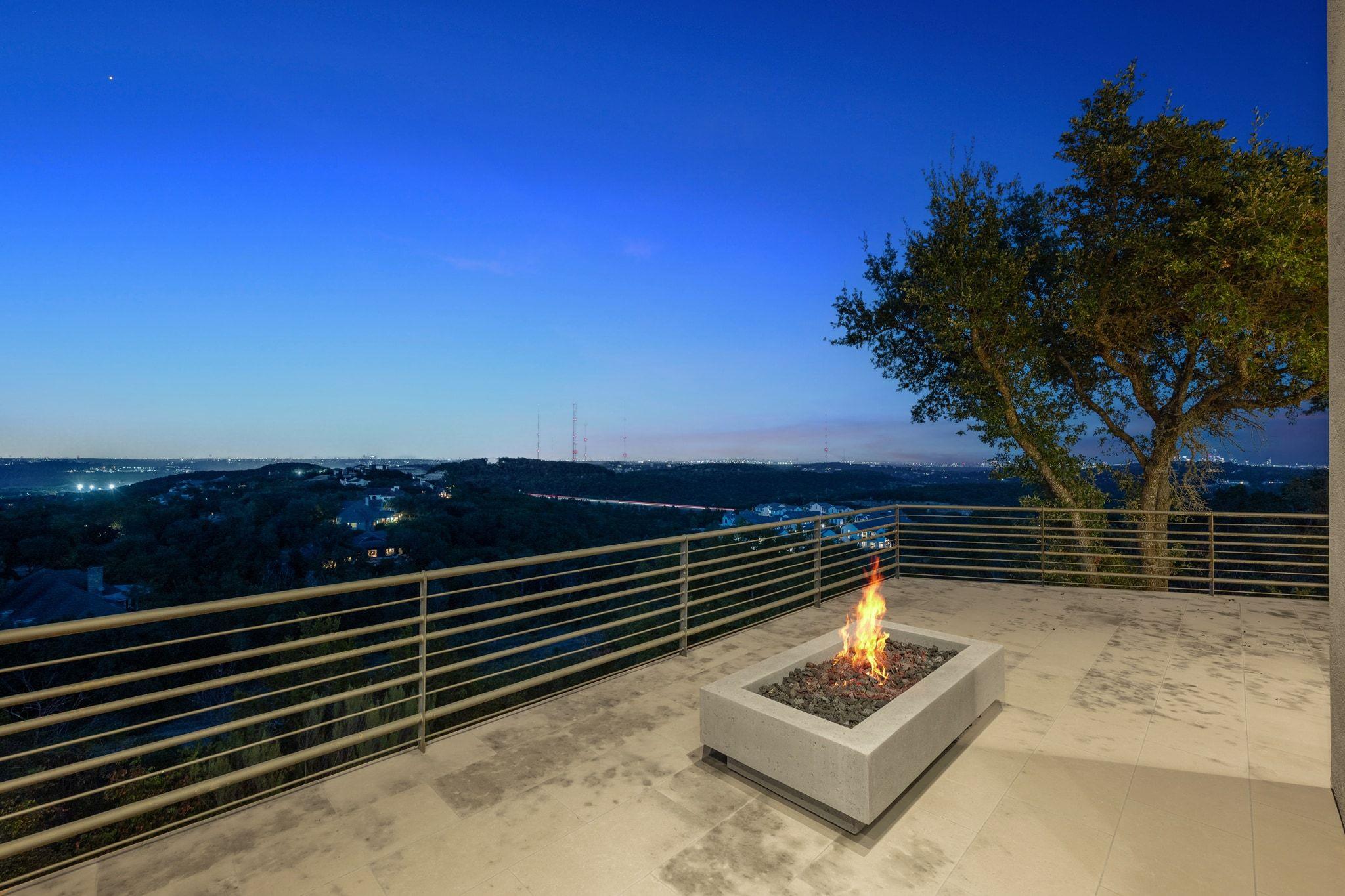 10 Hedge Ln, Austin, TX 78746