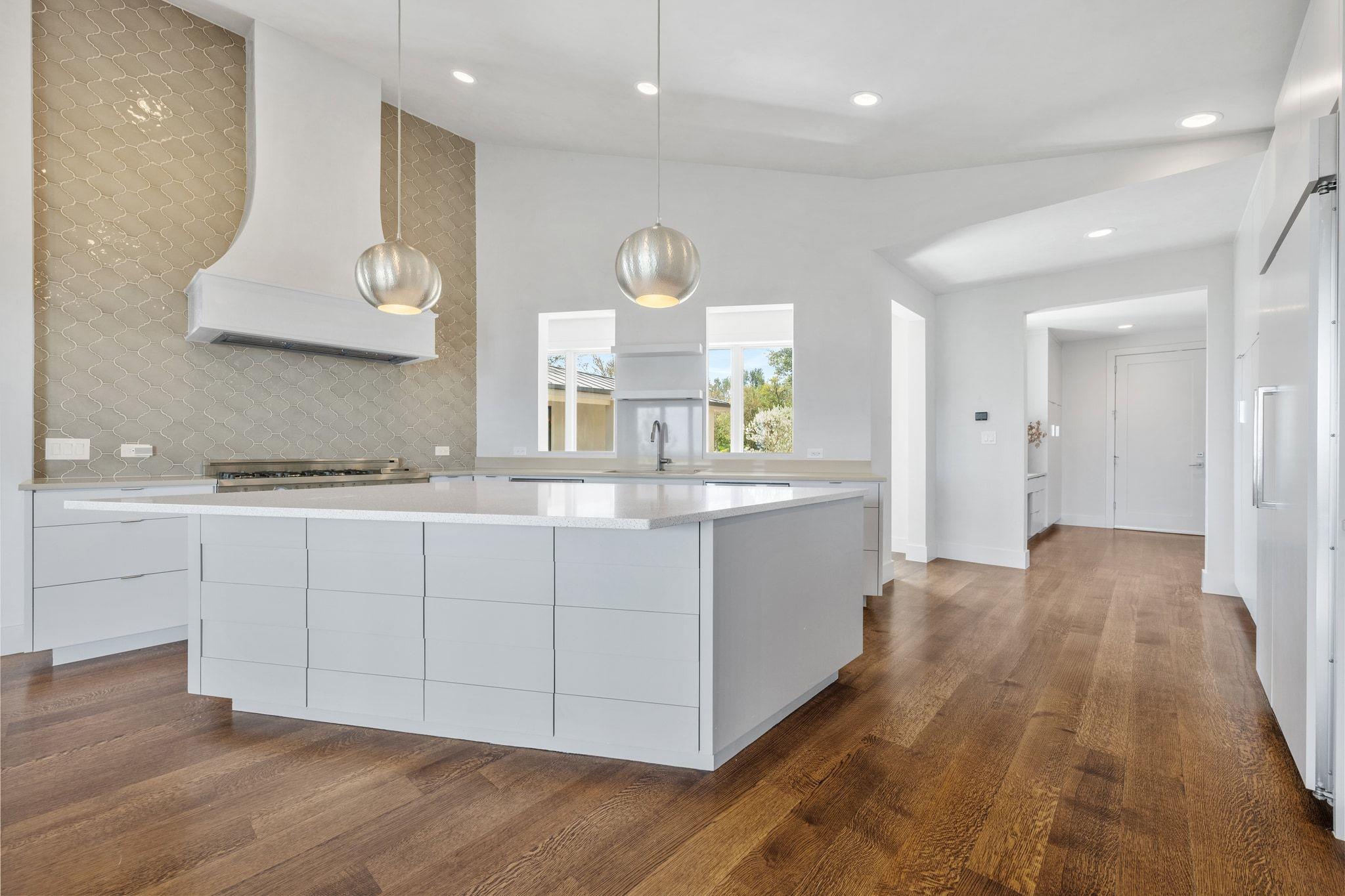 10 Hedge Ln, Austin, TX 78746