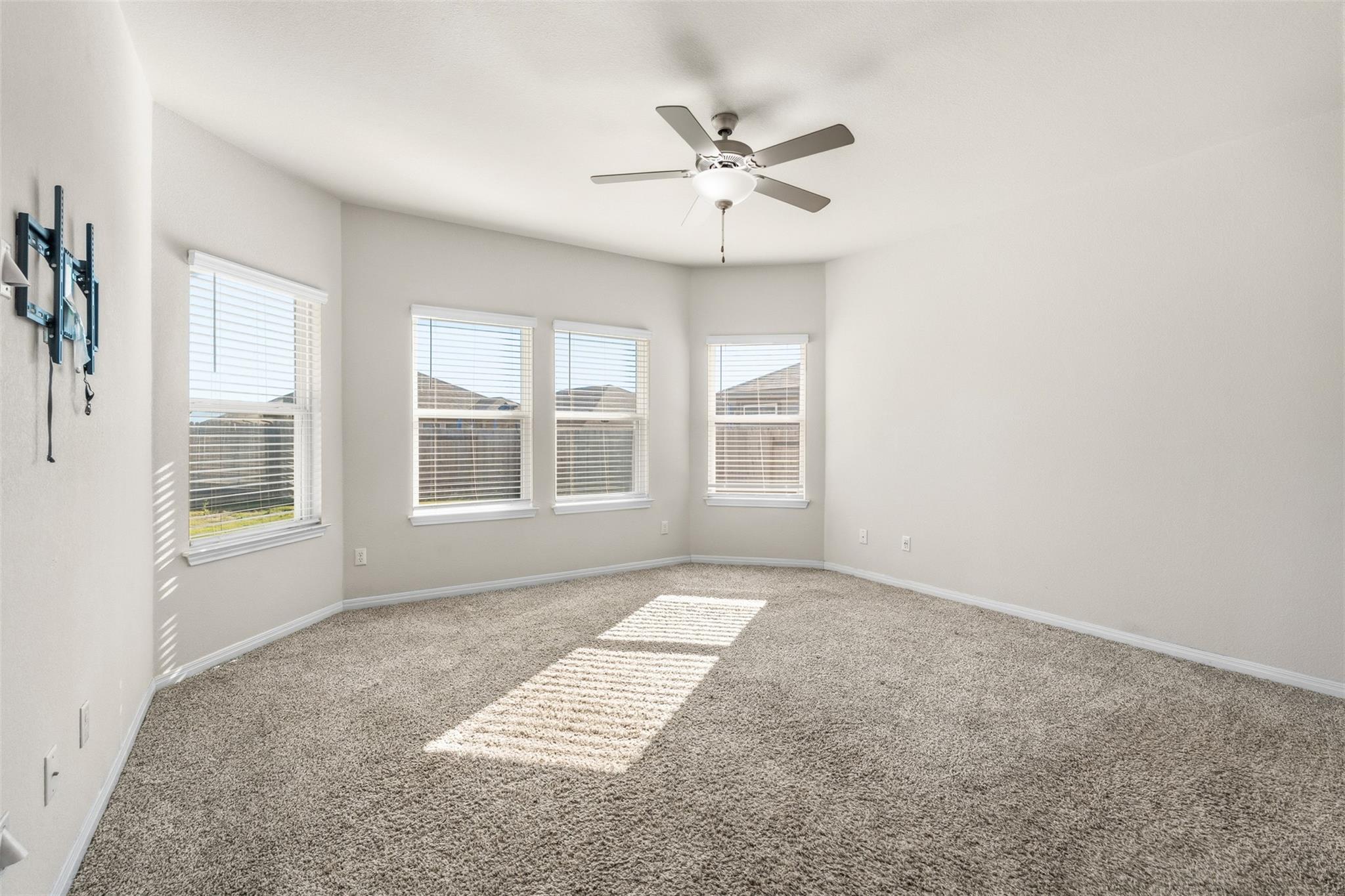 520 Loriner Way, Liberty Hill, TX 78642