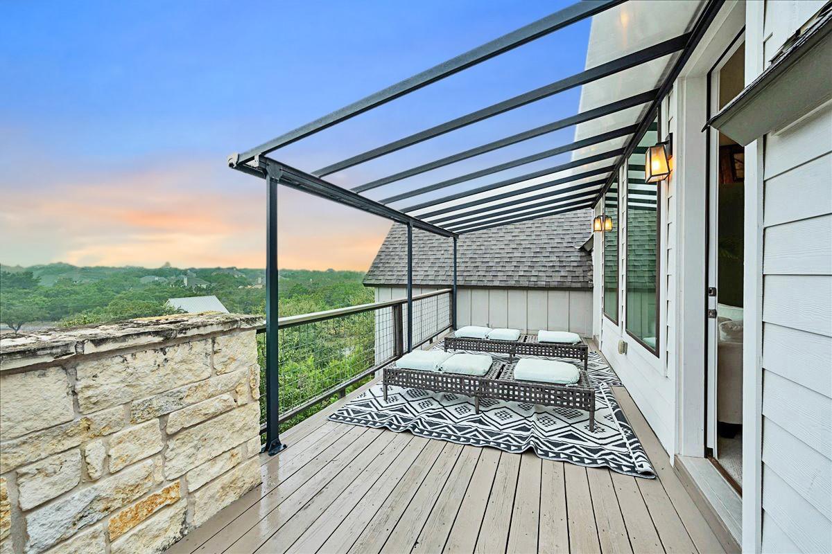 19506 Inverness Dr, Spicewood, TX 78669