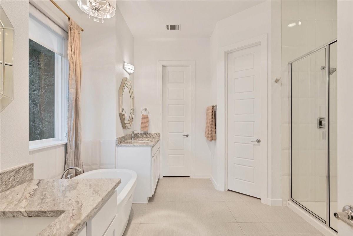 19506 Inverness Dr, Spicewood, TX 78669