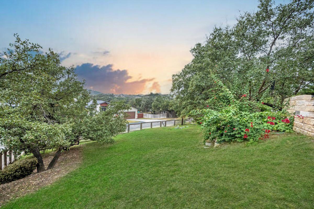 19506 Inverness Dr, Spicewood, TX 78669