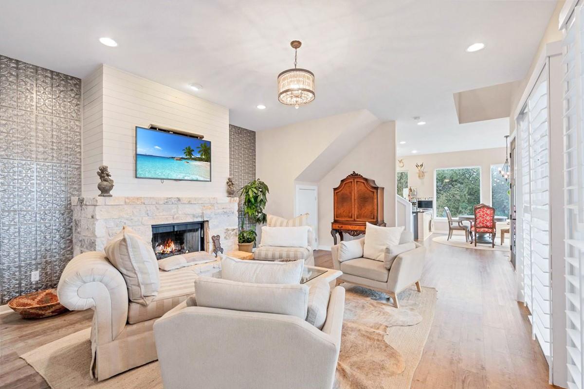 19506 Inverness Dr, Spicewood, TX 78669