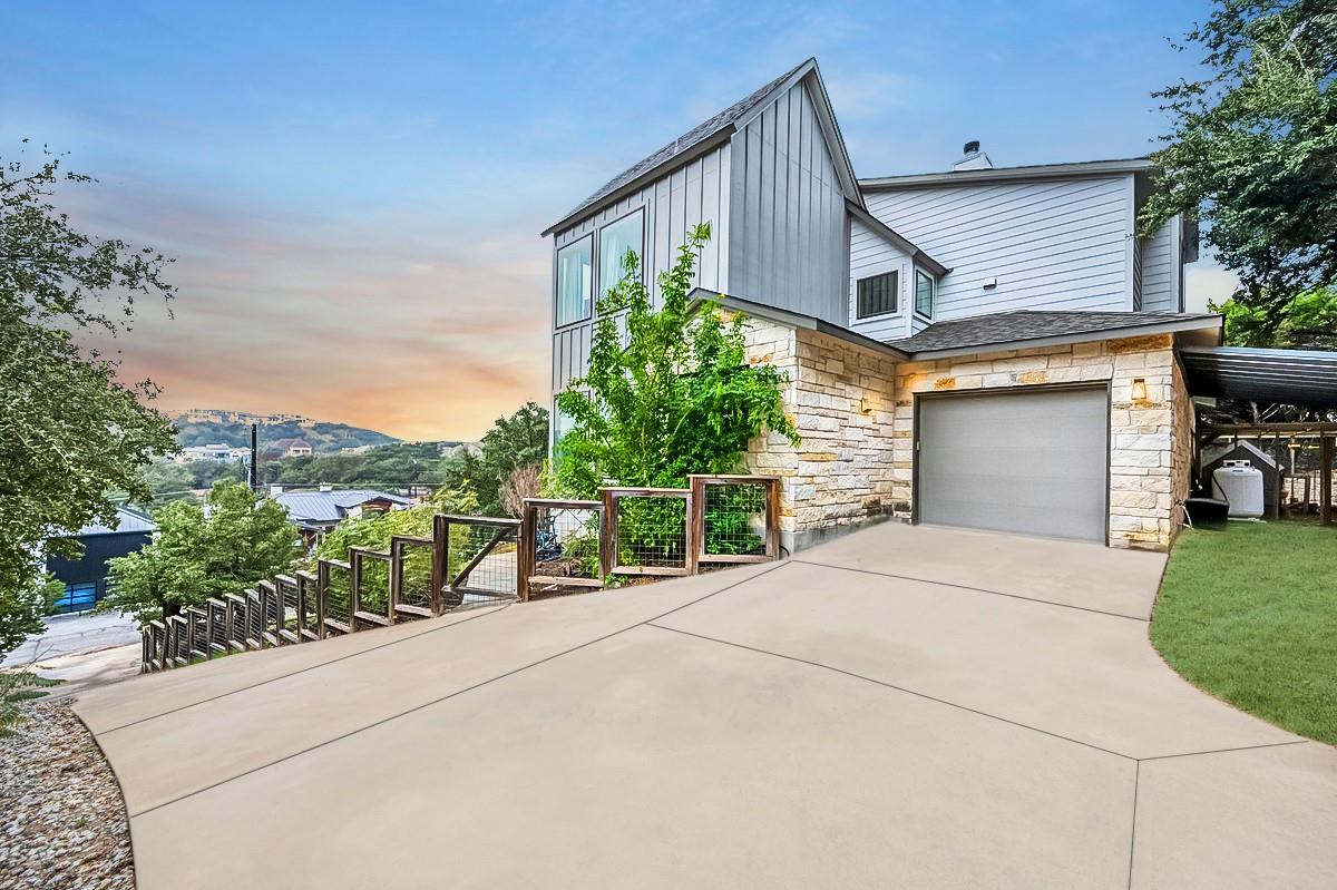 19506 Inverness Dr, Spicewood, TX 78669