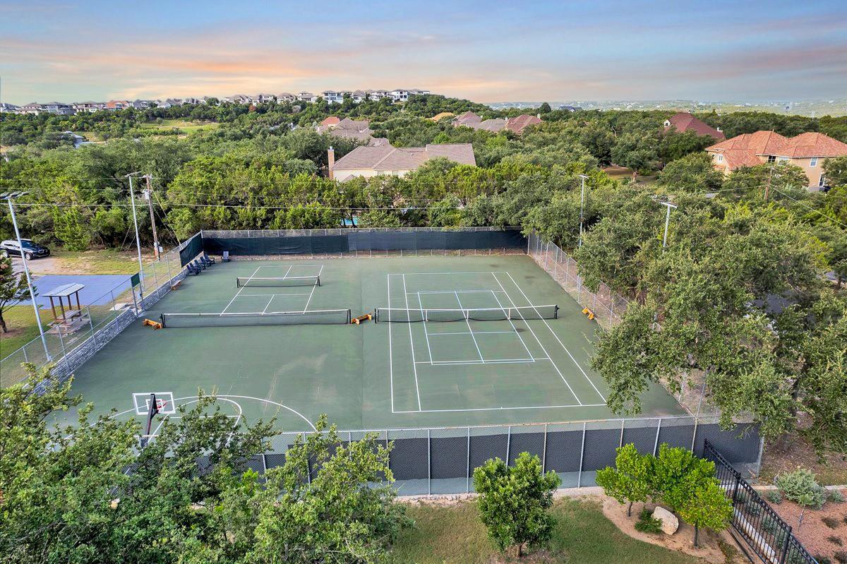 19506 Inverness Dr, Spicewood, TX 78669