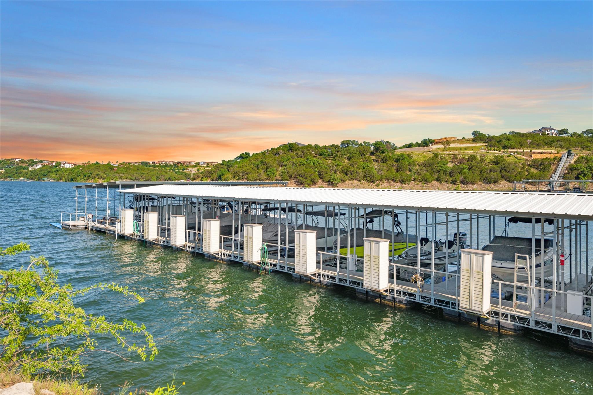 19506 Inverness Dr, Spicewood, TX 78669