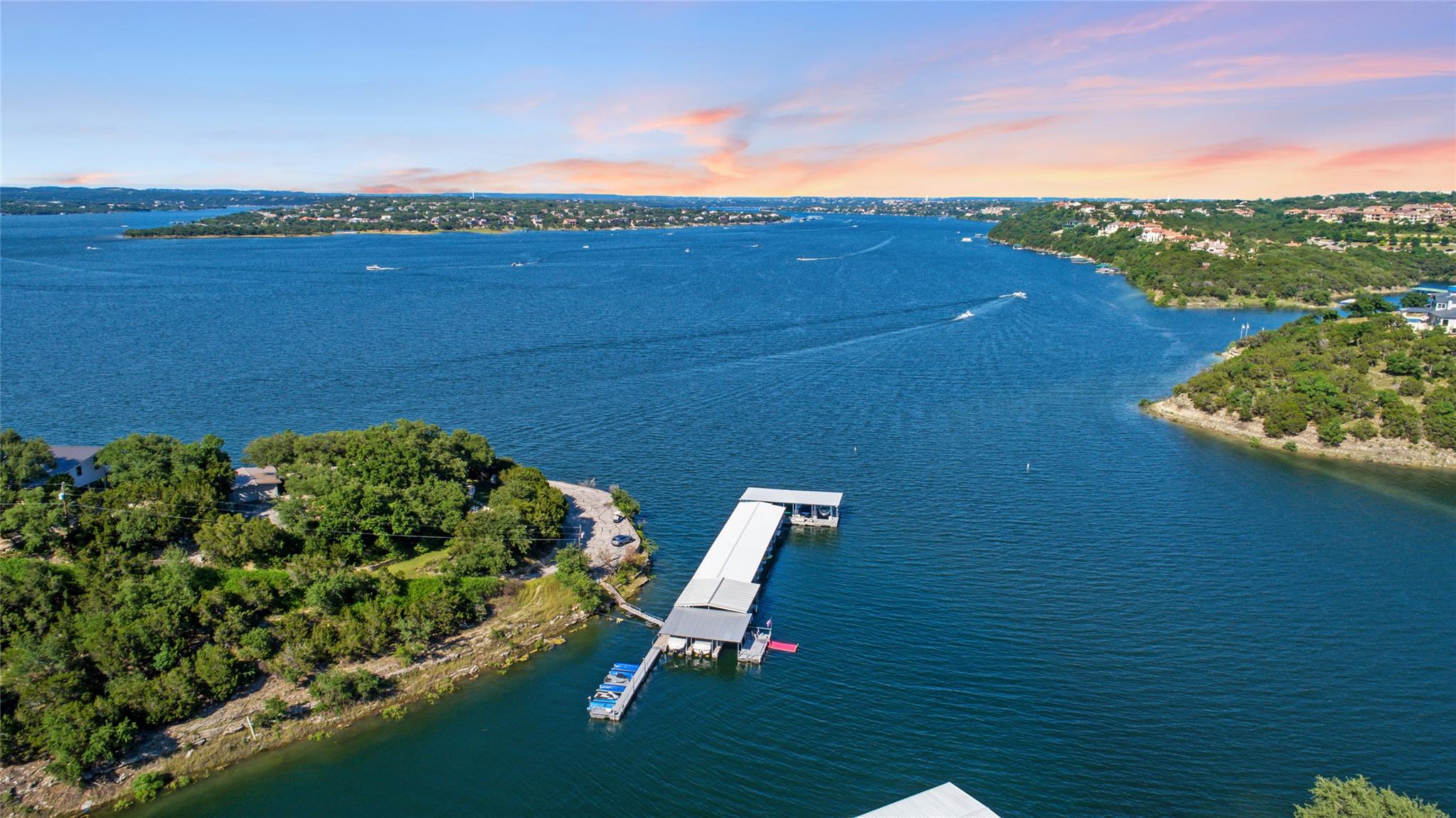 19506 Inverness Dr, Spicewood, TX 78669