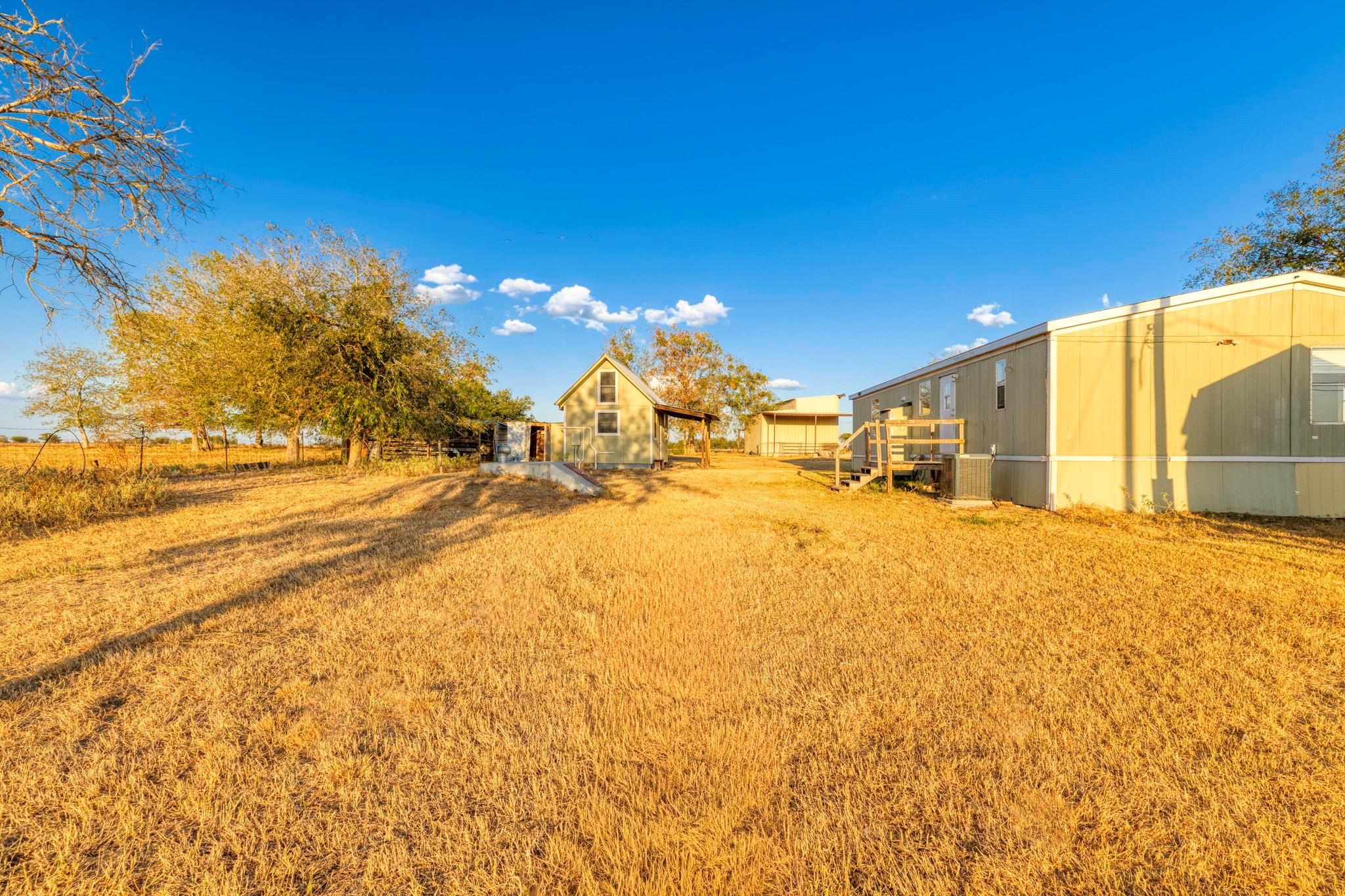 645 Old Luling Rd, Lockhart, TX 78644