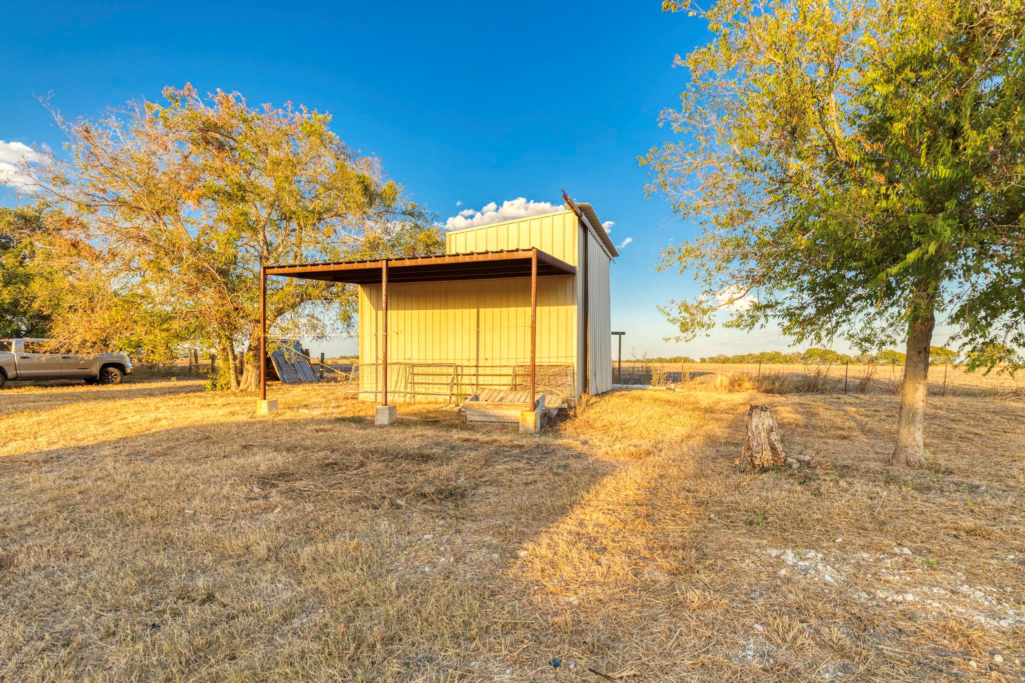 645 Old Luling Rd, Lockhart, TX 78644