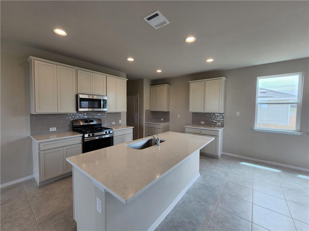 11400 Milano Dr, Austin, TX 78747