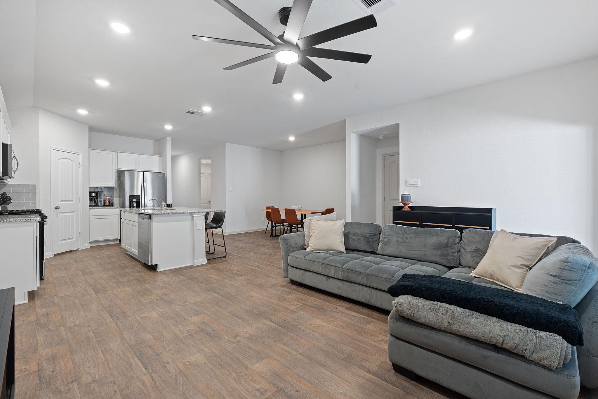 200 Addison Pl, Lockhart, TX 78644