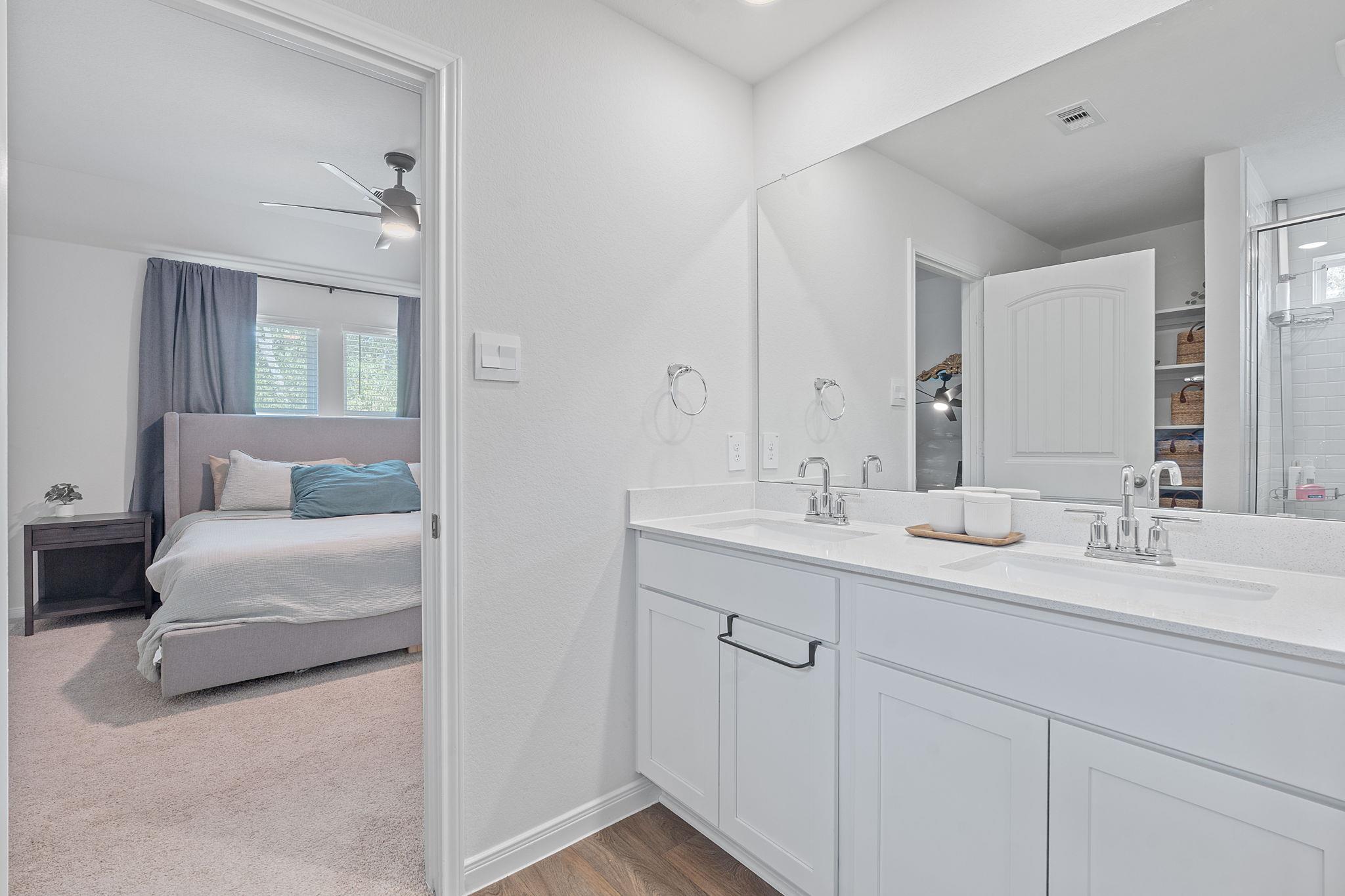 200 Addison Pl, Lockhart, TX 78644