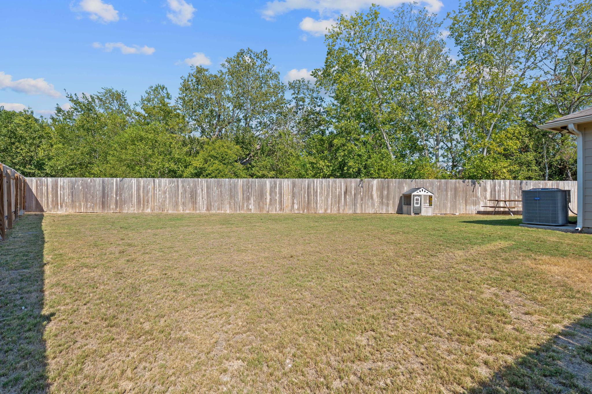 200 Addison Pl, Lockhart, TX 78644