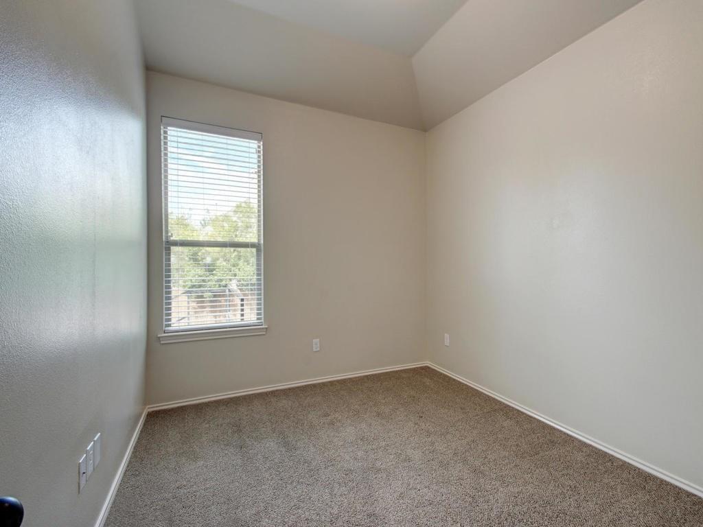 1520 Muirfield Bend Dr # B, Hutto, TX 78634