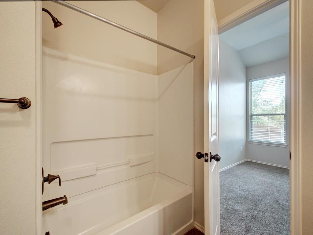 1520 Muirfield Bend Dr # B, Hutto, TX 78634