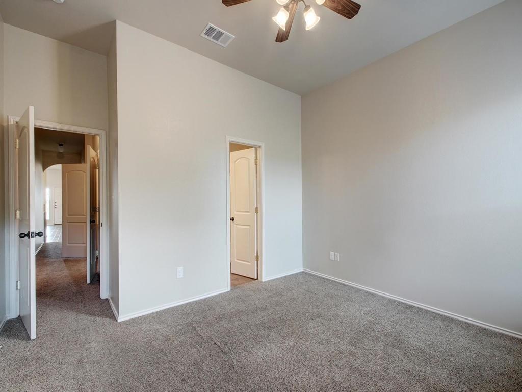 1520 Muirfield Bend Dr # B, Hutto, TX 78634