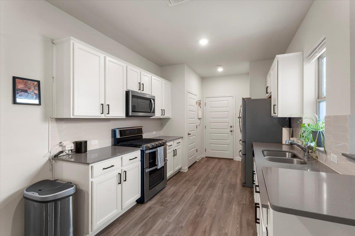 8000 Mellencamp Dr, Austin, TX 78744