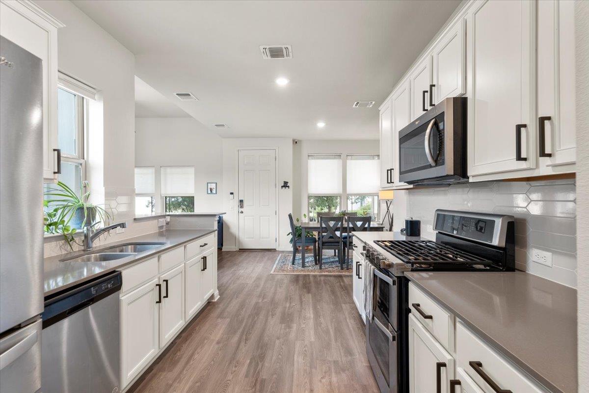 8000 Mellencamp Dr, Austin, TX 78744