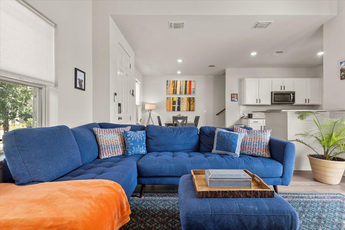 8000 Mellencamp Dr, Austin, TX 78744