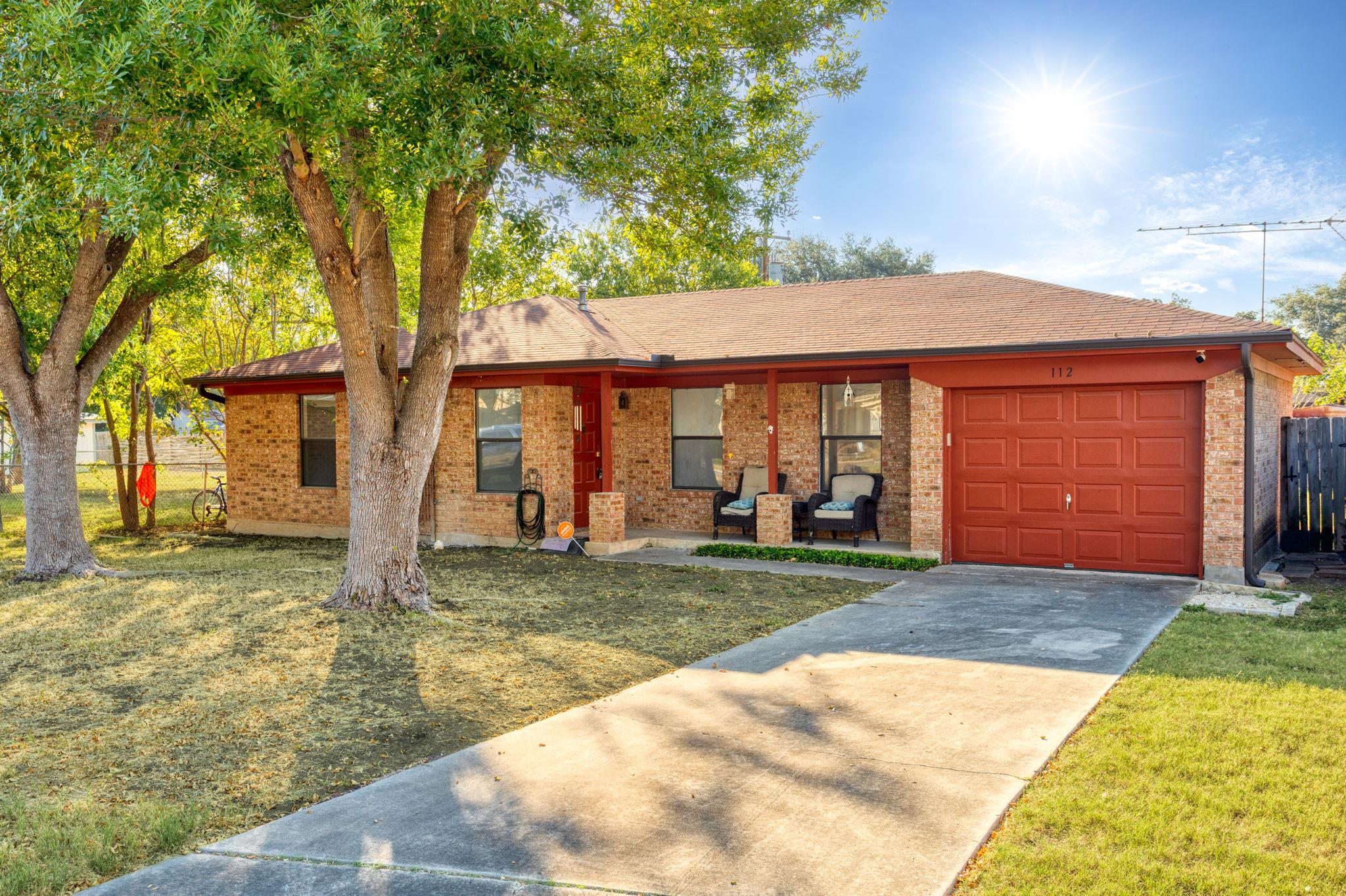 112 Bramblewood Cir, Cibolo, TX 78108