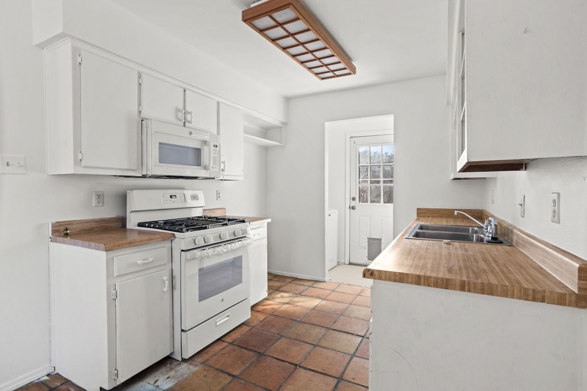 112 Bramblewood Cir, Cibolo, TX 78108